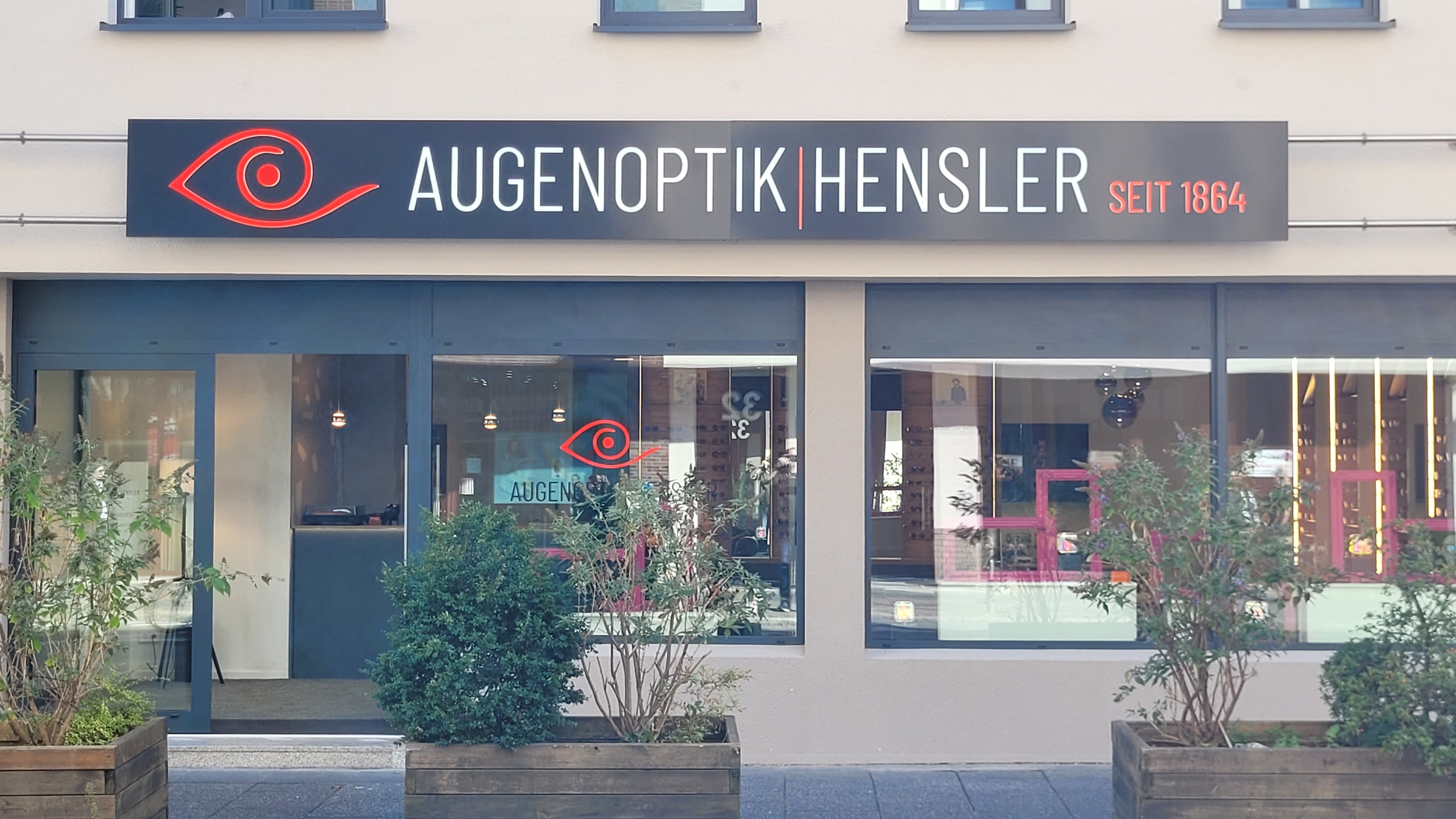 Die neue Lichtwerbung von Augenoptik Hensler